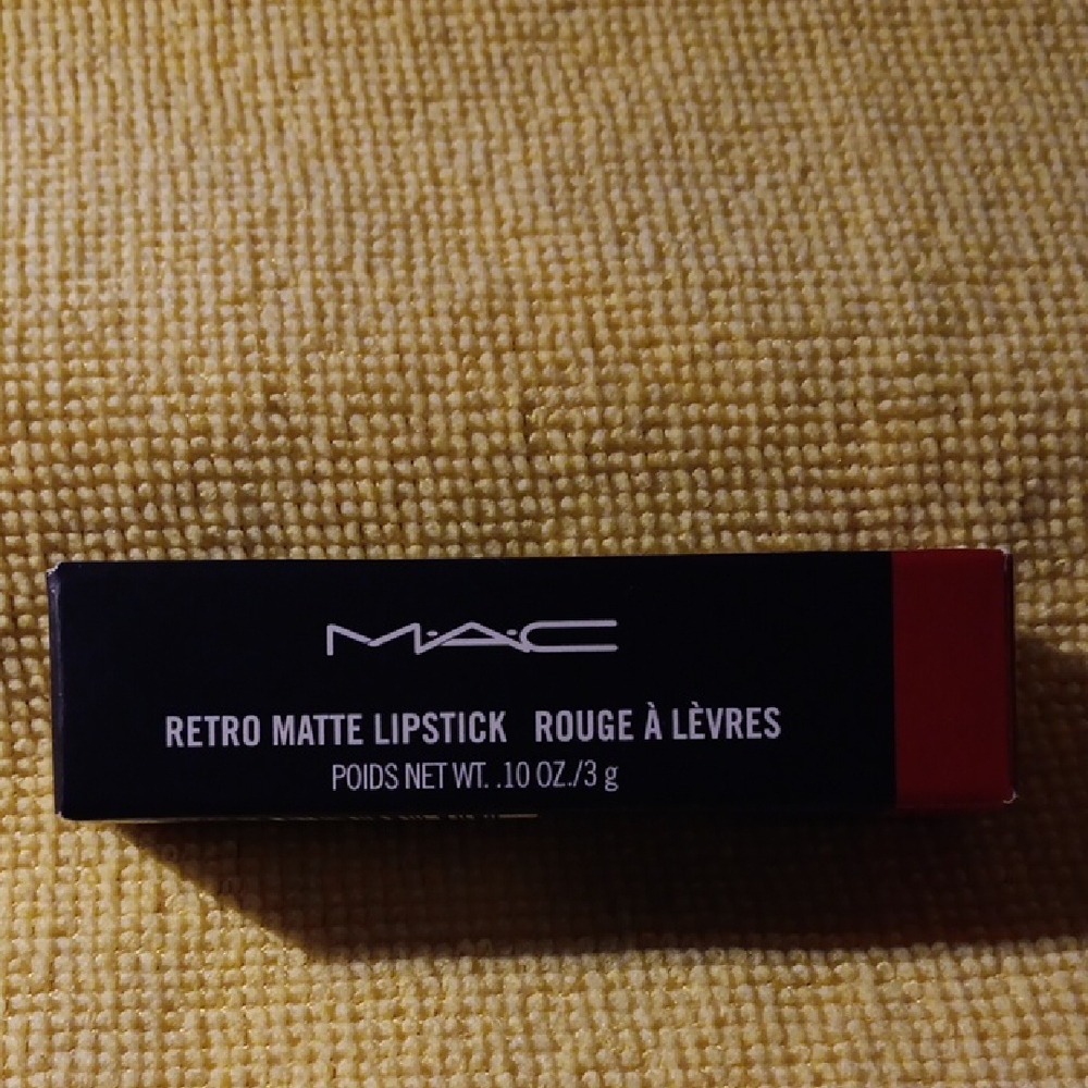 MAC Cosmetics Red Lipstick Retro Matte Finish